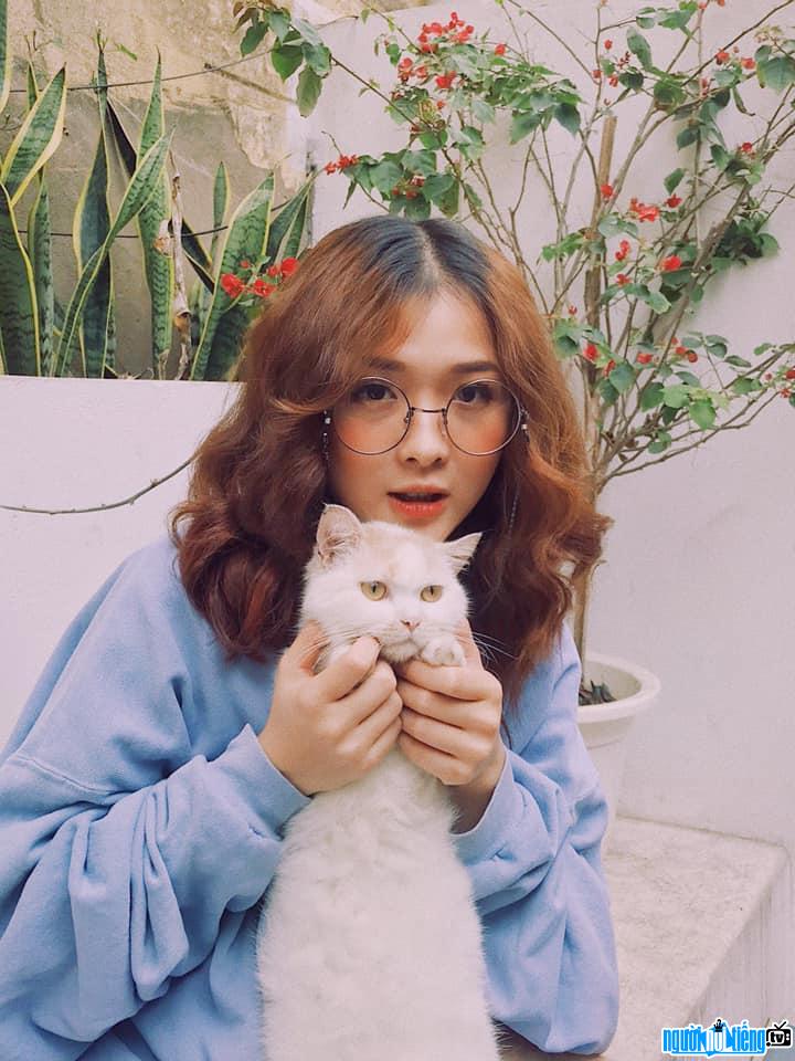 Hình ảnh dễ thương của Vlogger Lena Lena