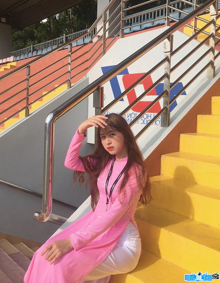  Hanh Nguyen is beautiful in pink ao dai