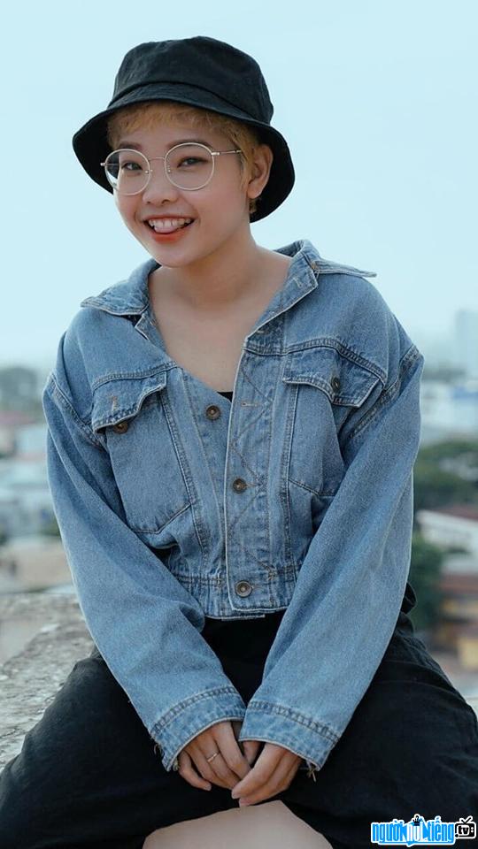 New image of singer Vu Thi Chau