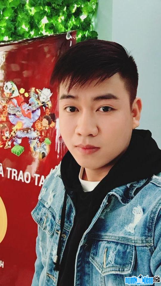  Tung Xeko is a famous Youtuber in Lien Quan Mobile game segment