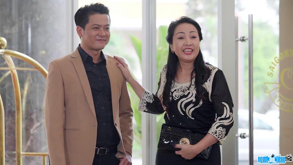 Hình ảnh diễn viên Thiên Hương và diễn viên Hoàng Anh trong "Gạo nếp gạo tẻ"
