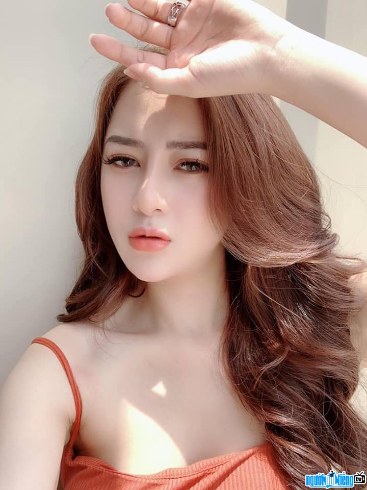  Bao Yen shows off her flawless beauty