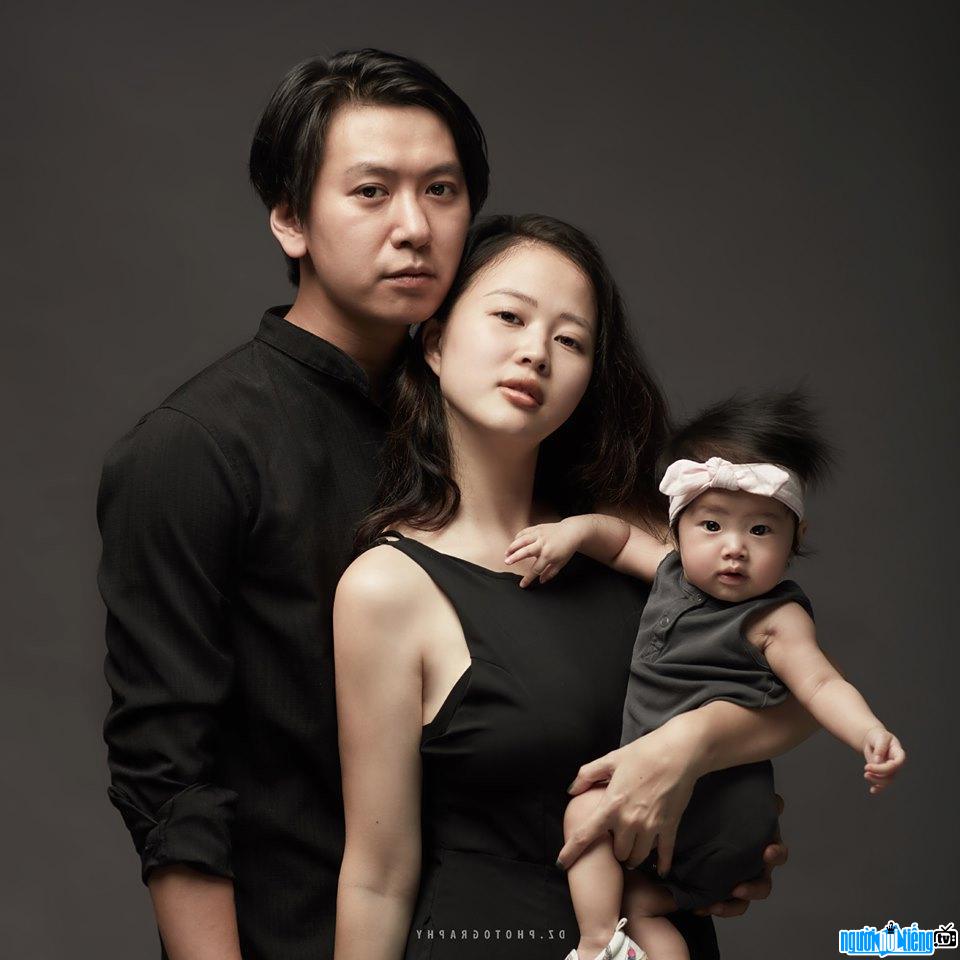  The happy family of photographer Viet Dung