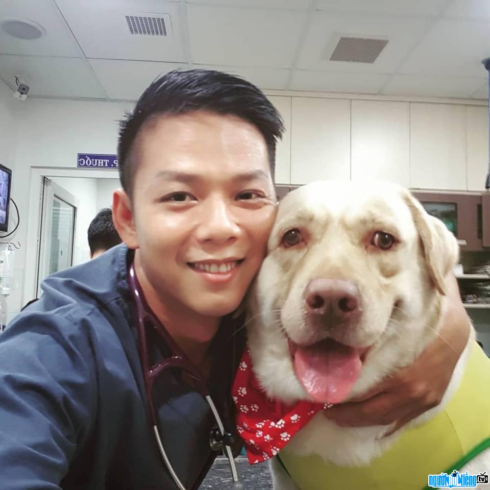  Picture of Duc Hien with his pet dog