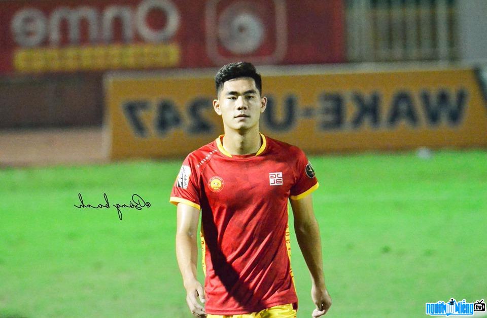  Huu Lam shines on the football field