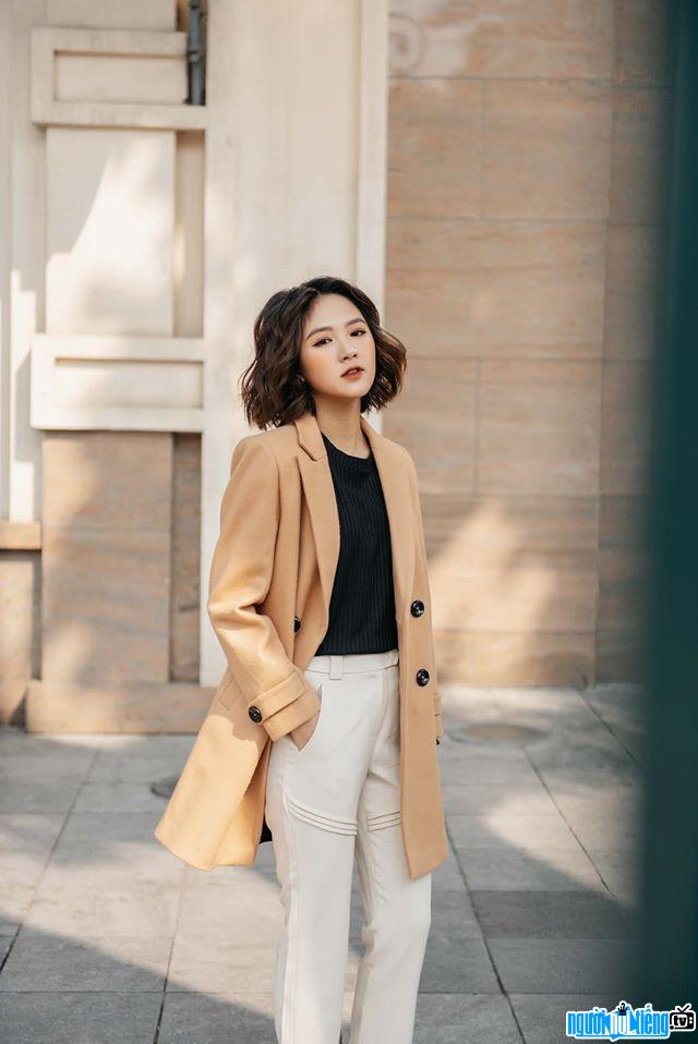 Lookbook model Tuc Anh Hoa in a fashion set