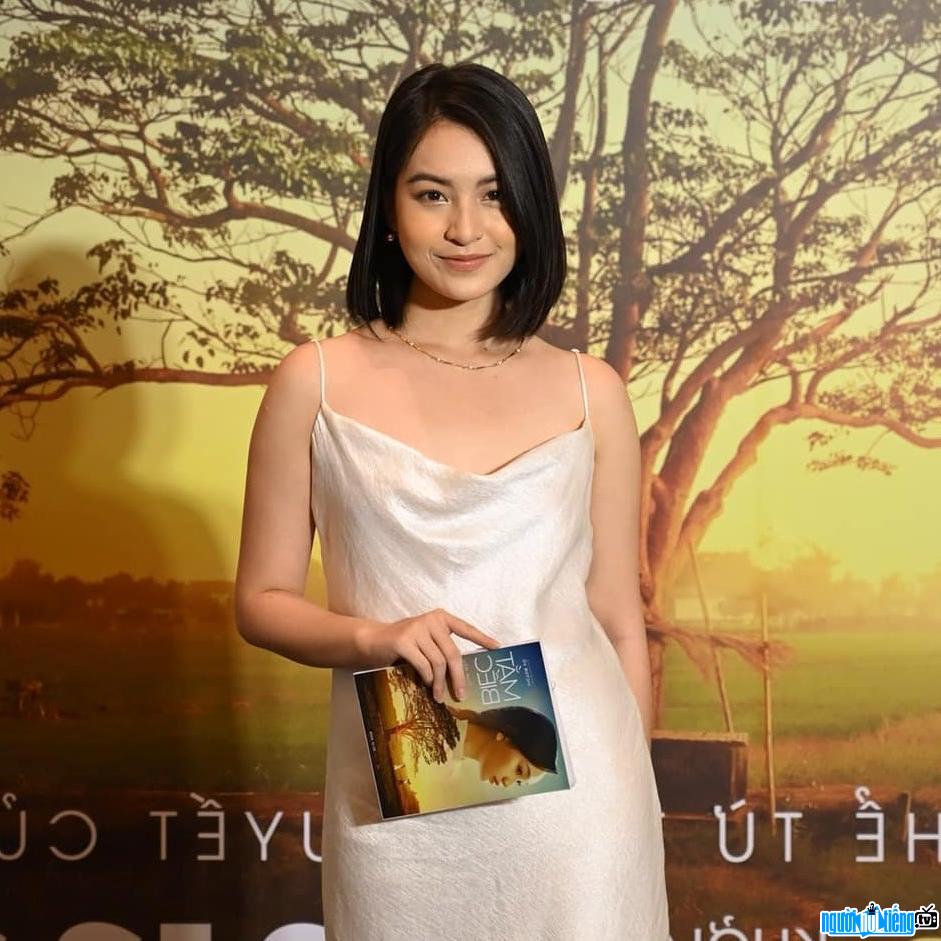 A picture of actor Thao Tam at the premiere of the movie "Beared Eyes"