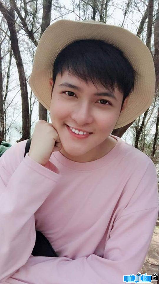  Duy Minh is handsome with a sunny smile