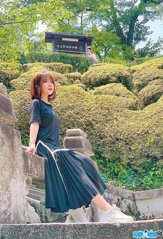  Phuong Hang is beautiful during her trip to Tokyo