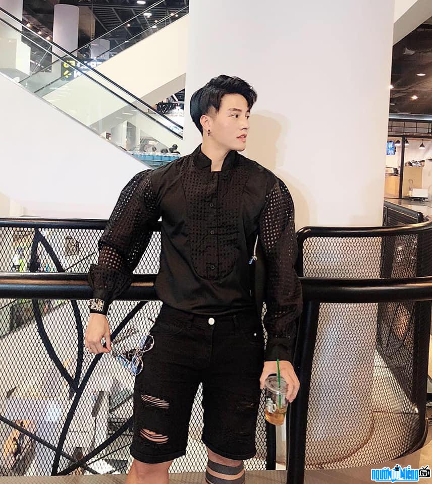  handsome Huy Binh with personal style