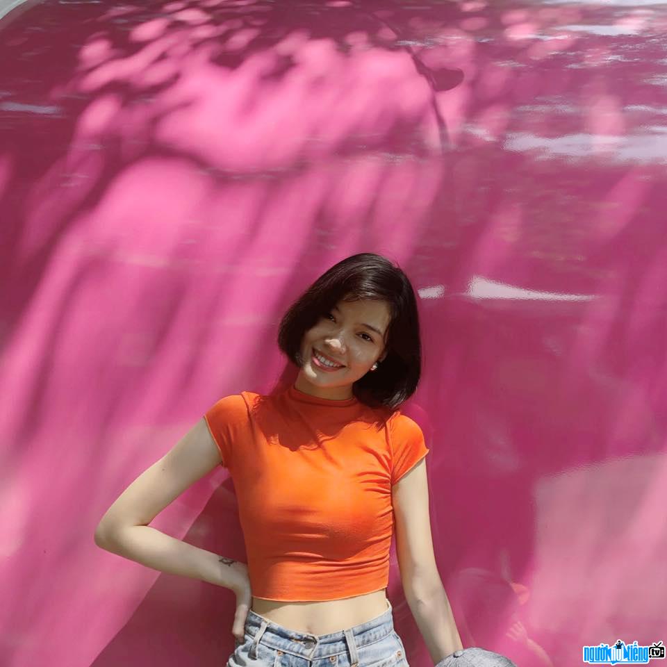  Thuy Tien is beautiful with a sunny smile