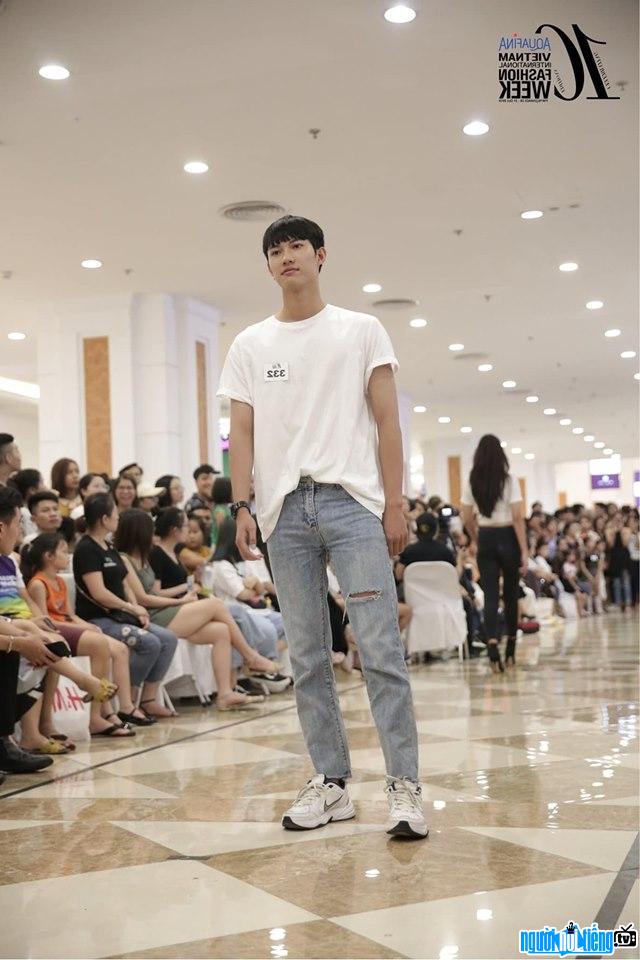  handsome Hoang Nam participating in the Vietnam Supermodel contest 2019