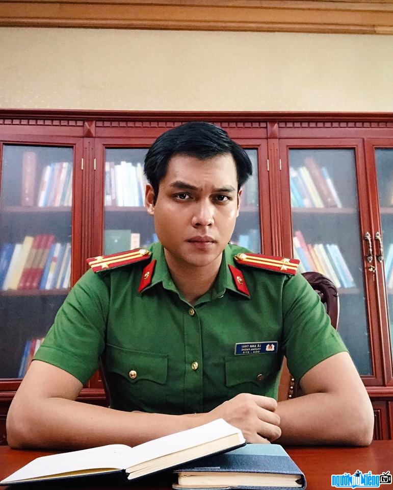 Image of actor Phan Thang in the role of Binh scout of "The Labyrinth"
