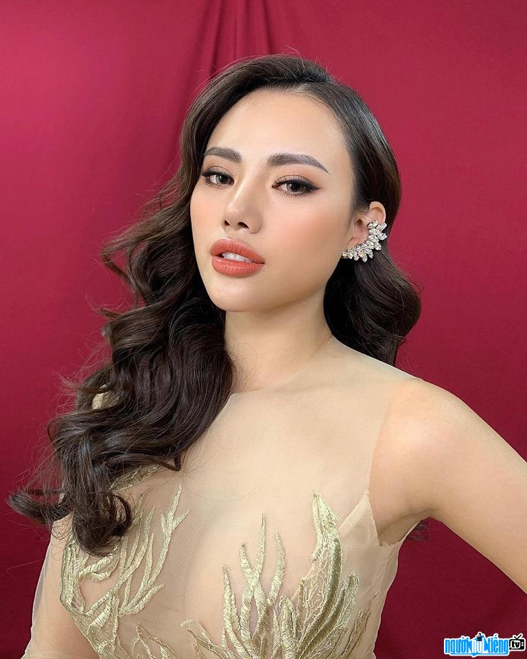 Hot girl Ha Vi Vi becomes the representative of Vietnam to attend the Miss Asia Award 2019 contest