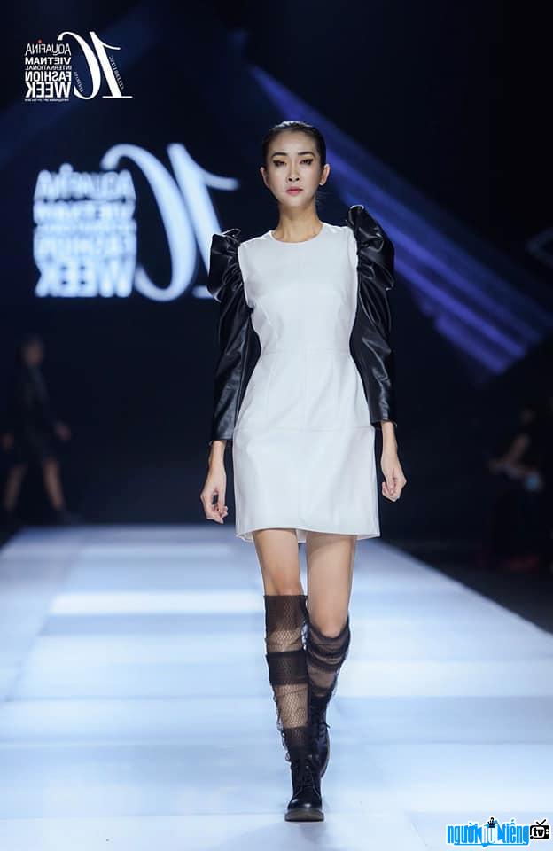  Bao Vy is beautiful and confident on the catwalk