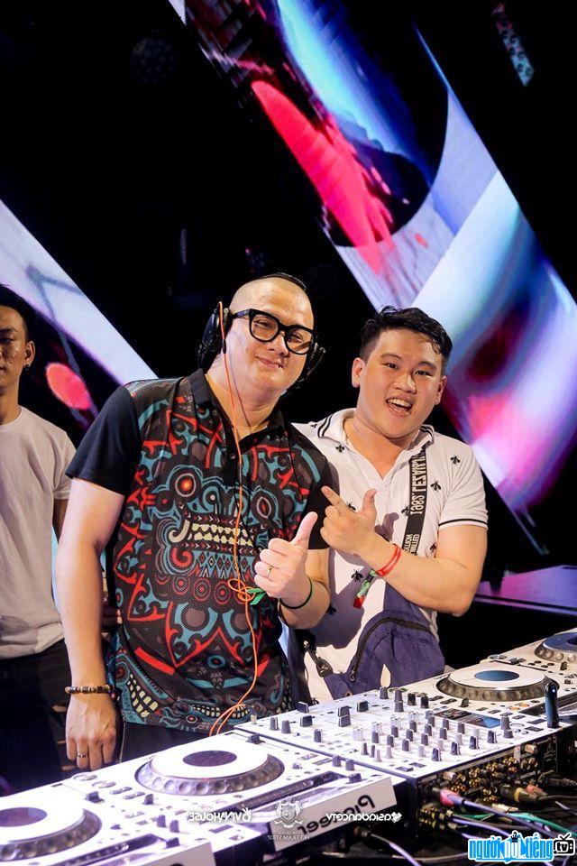Latest photo of DJ Thien Hi
