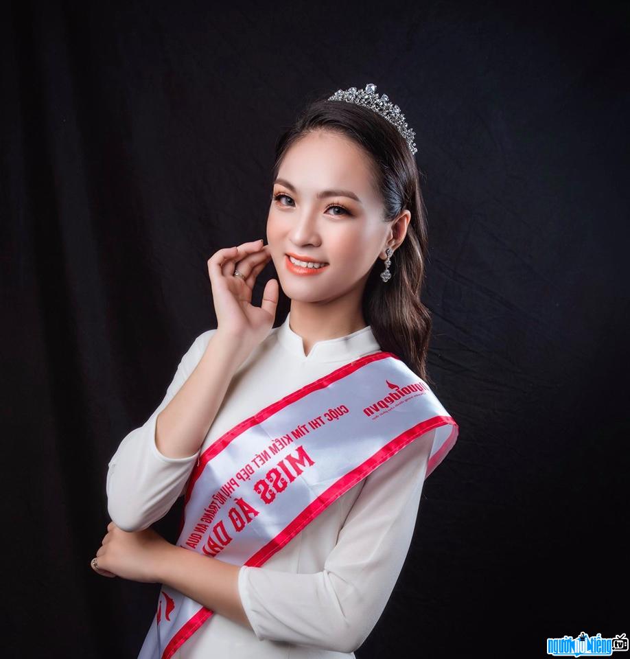  beautiful Huyen Nga won the title of Miss Ao