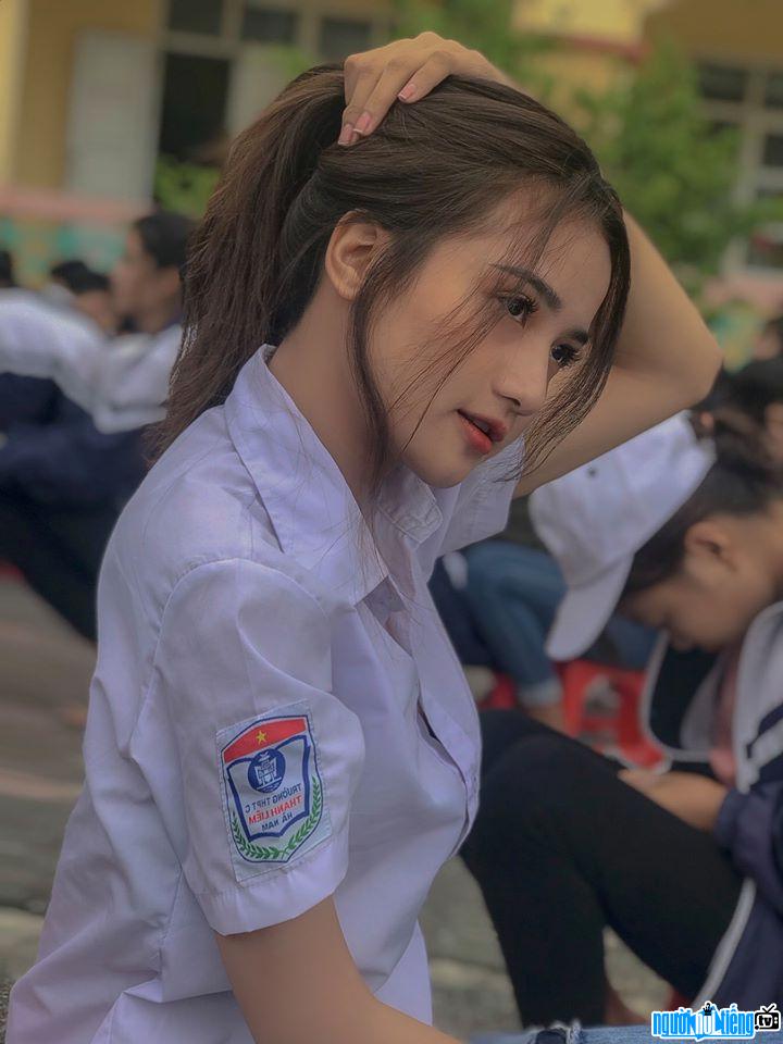  Beautiful image of Thanh Hang in uniform