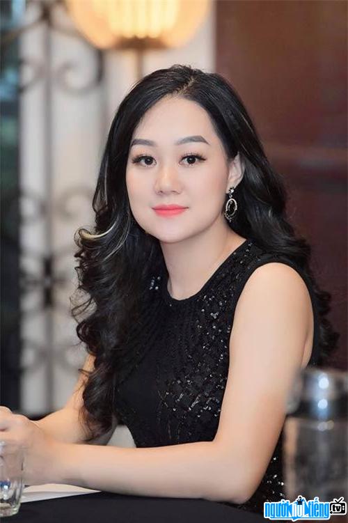 CEO Do Thi Van Anh is beautiful and talented