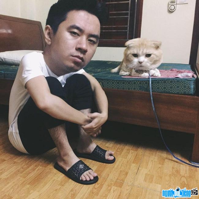 The funny picture of the internet phenomenon Hoang Downy