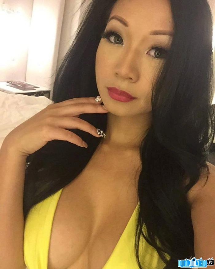  Model Kaystar Huynh owns a sexy body