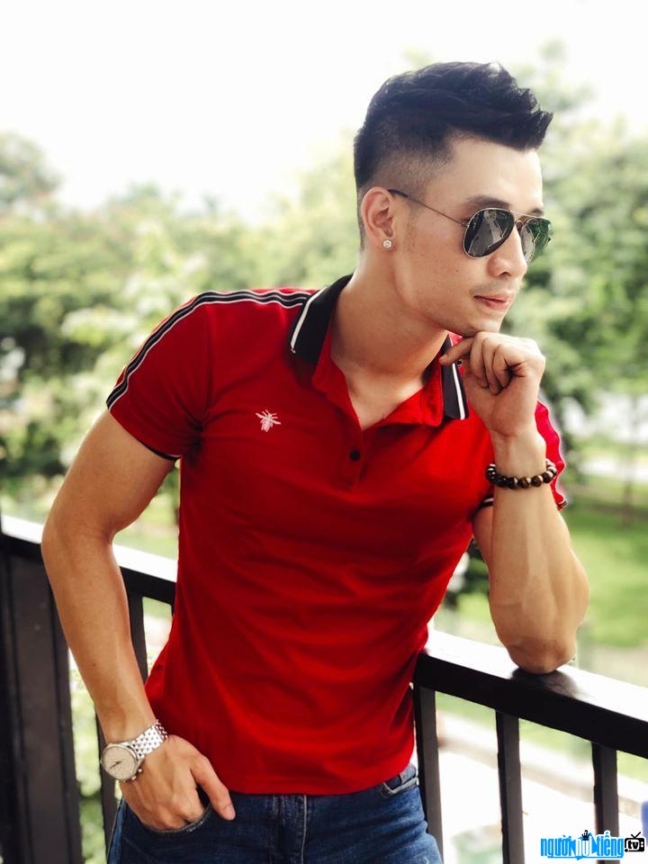  Nhat Linh is handsome with personality