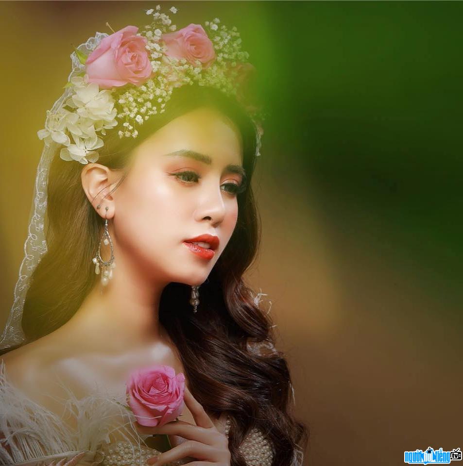  attractive and beautiful Bui Hoang Yen image
