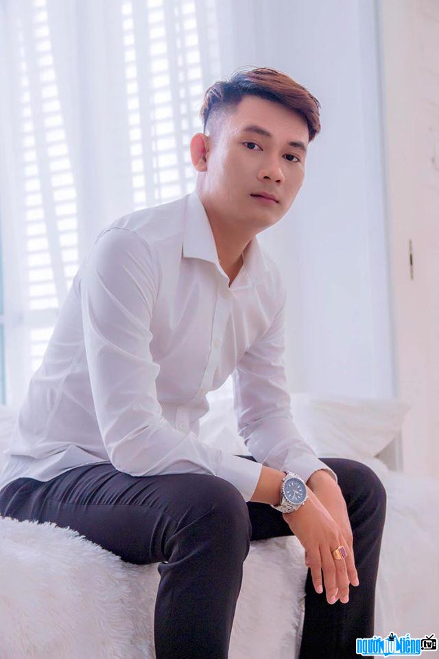  elegant and handsome Dang Tuan Chinh