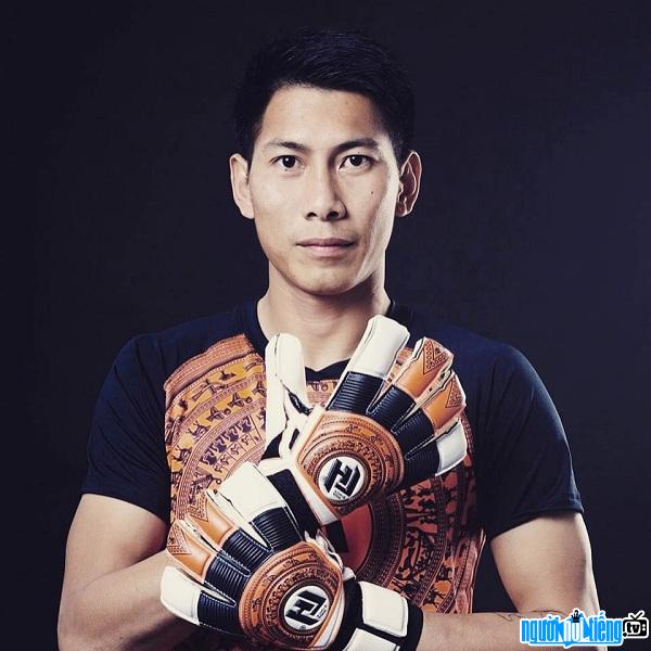  Goalkeeper Nguyen Tuan Manh has the qualities of a star