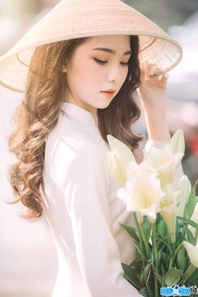  beautiful and gentle Truc Linh in ao dai