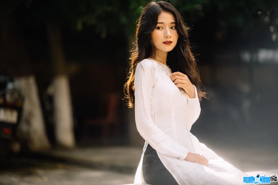  beautiful and gentle Nguyen Thu Trang in ao dai