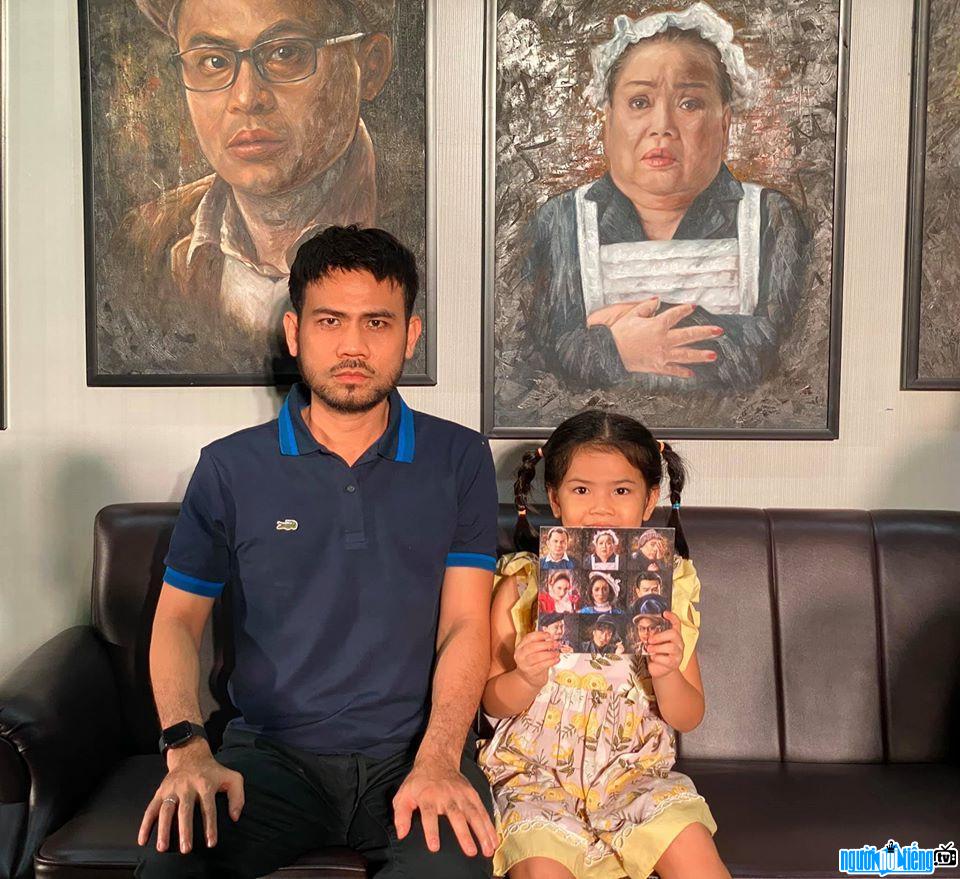  Luong Nghiem Huy took pictures with his daughter