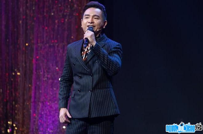  Singer Viet Quang once wanted to commit suicide because of losing his voice and losing business