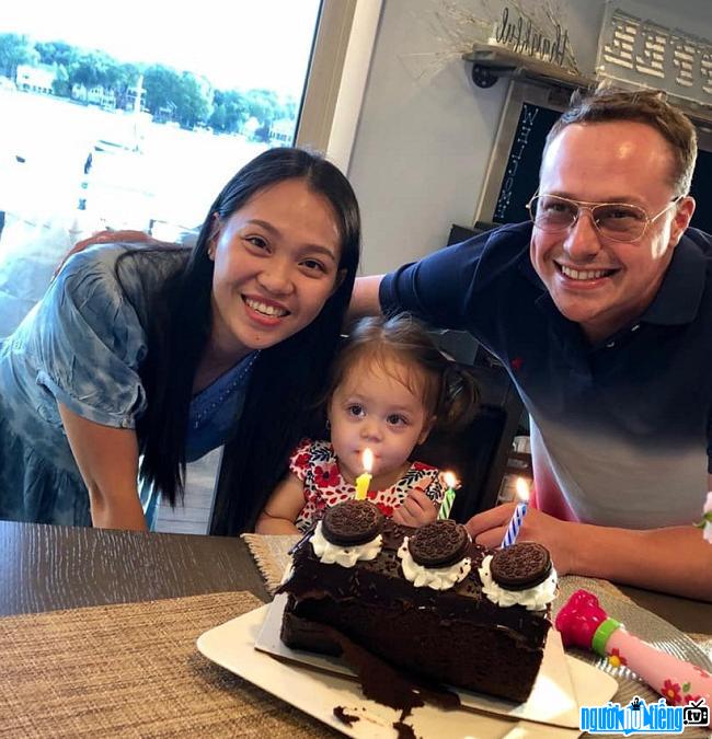  Youtuber Ngoc Huynh's happy family