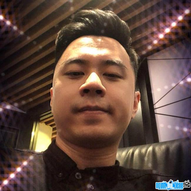 The handsome look of the internet phenomenon Hoang Downy
