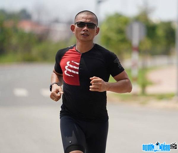 Lawyer Pham Thanh Long has made a journey of walking across Vietnam