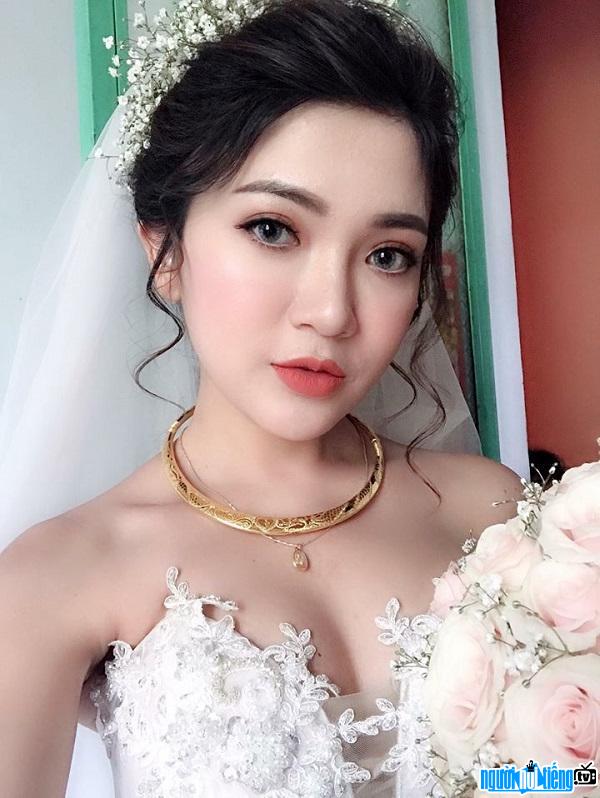 Ảnh ngày cưới xinh đẹp của quản lý Trần Mỹ Hương