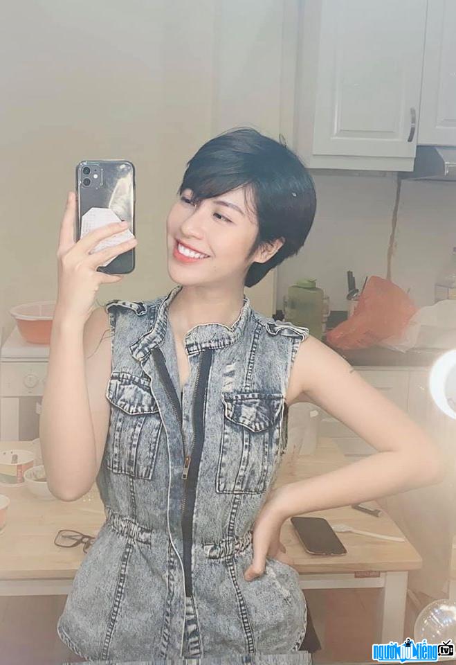  Chau Duong beautiful image with cute short hair