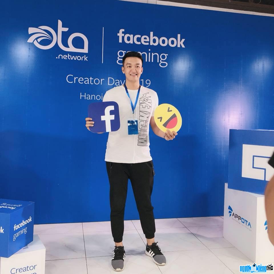 Khánh Việt Kiều tươi cười gia nhập OTA network