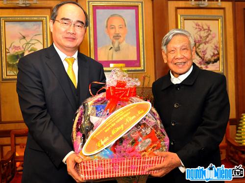  Comrade Le Kha Phieu and Comrade Nguyen Thien Nhan