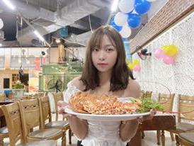  Picture of Muoi Tv celebrating her youtube channel