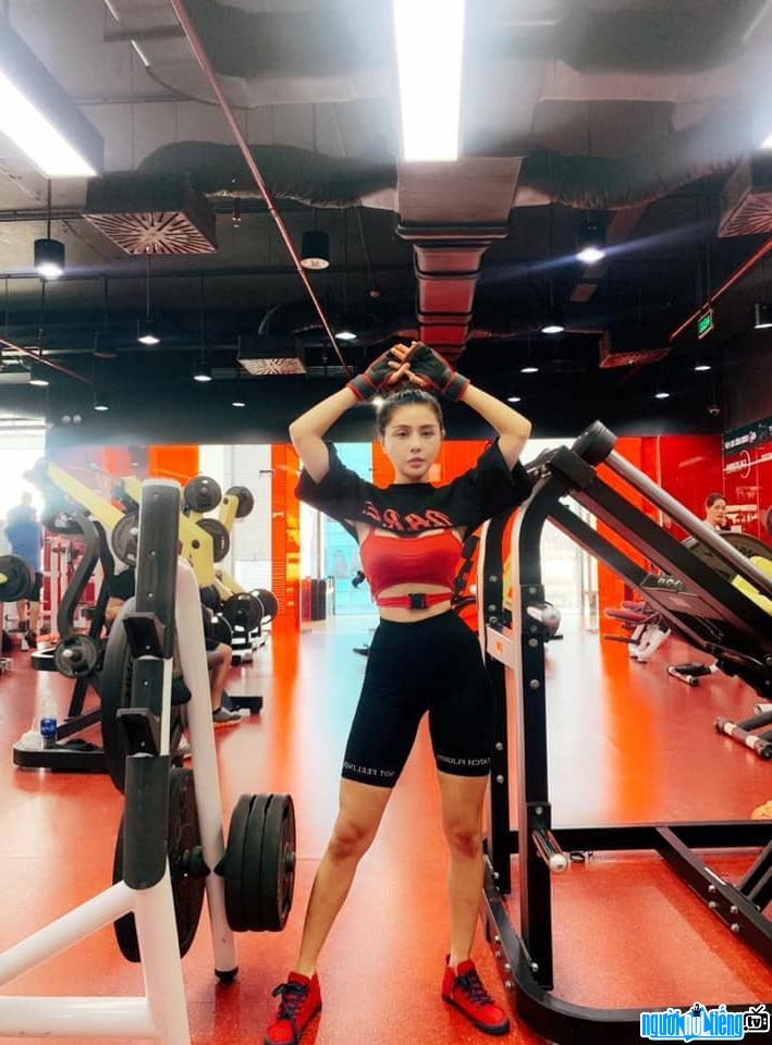  Beautiful image of Jenni Nguyen in the gym