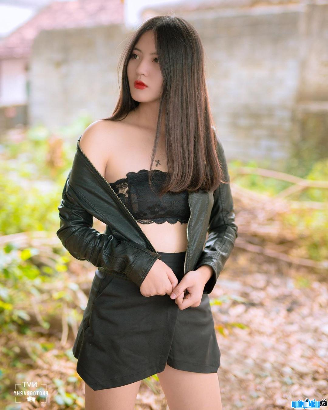  Khanh Chi's image is beautiful and personality