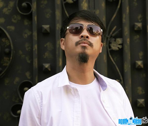 Ca sĩ Quang Lập thành công với những ca khúc giai điệu buồn