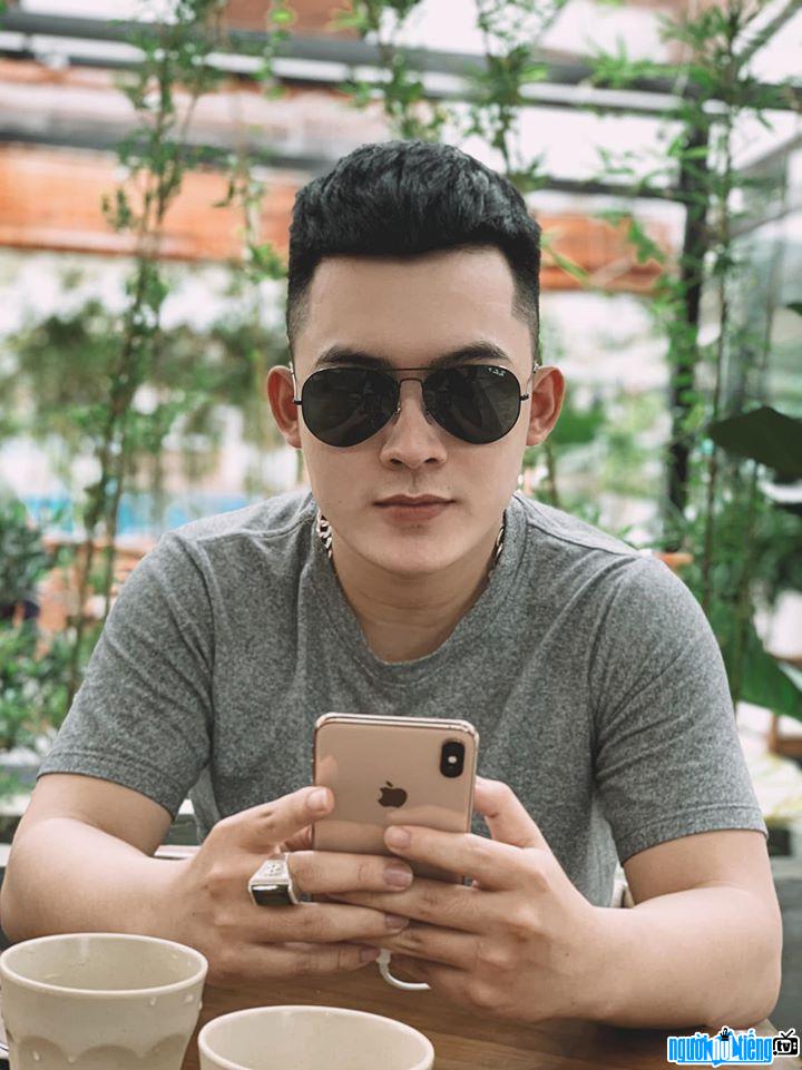  Nhat Hung's handsome personality