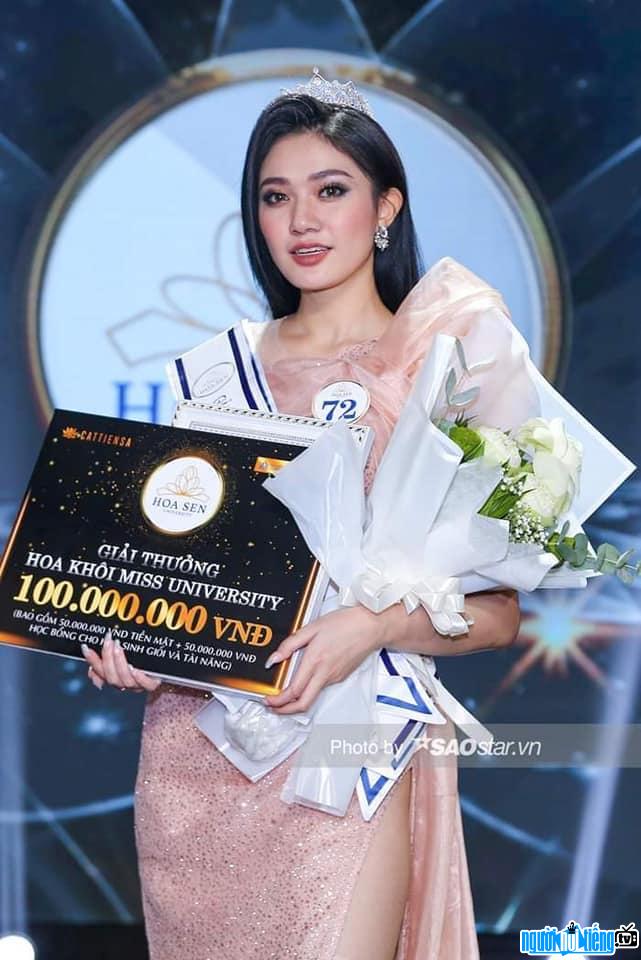  Vo Ngoc Hong Dao's image won the title of Miss
