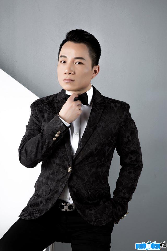 Singer Pham Si Phu is loved by many overseas audiences