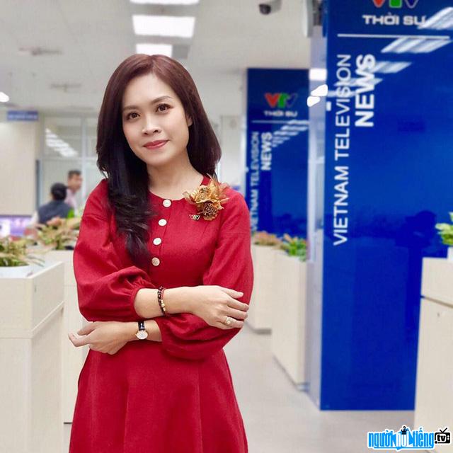 Hình ảnh btv Hoàng Trang của VTV