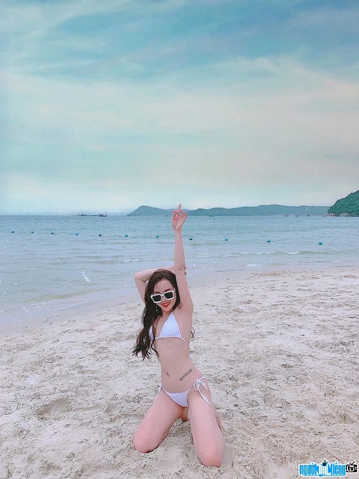  Thu Thao hot and beautiful on the beach