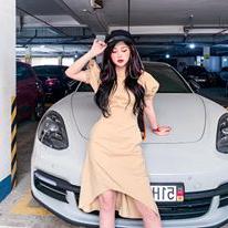  beautiful Phuong Anh Shin in the car